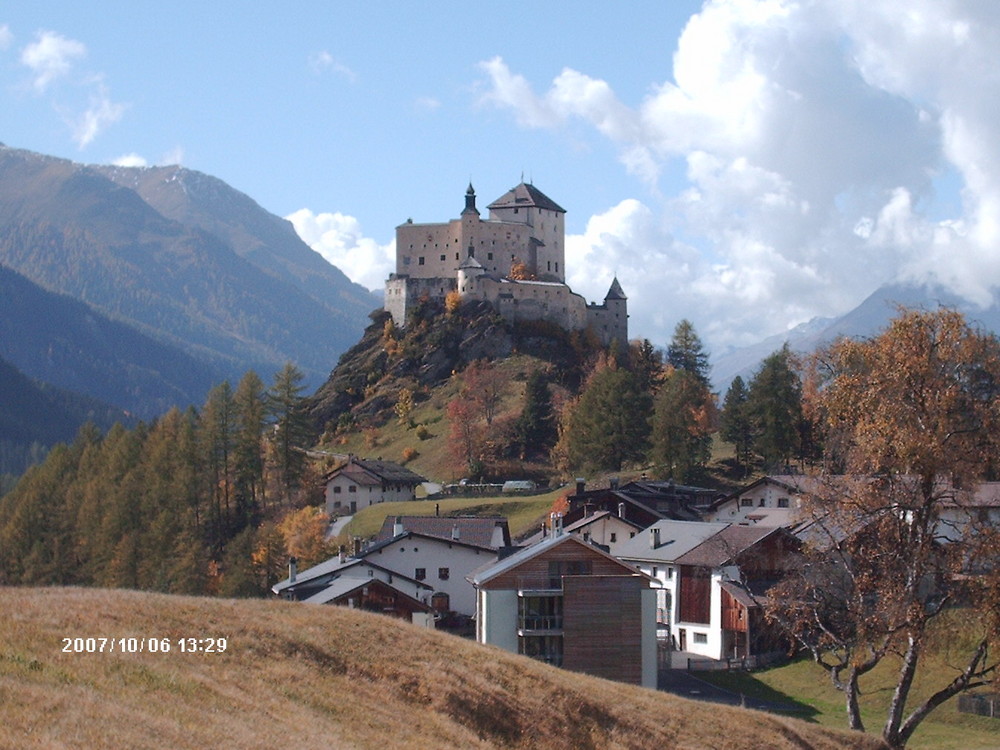 Schloss Tarasp im Engadin