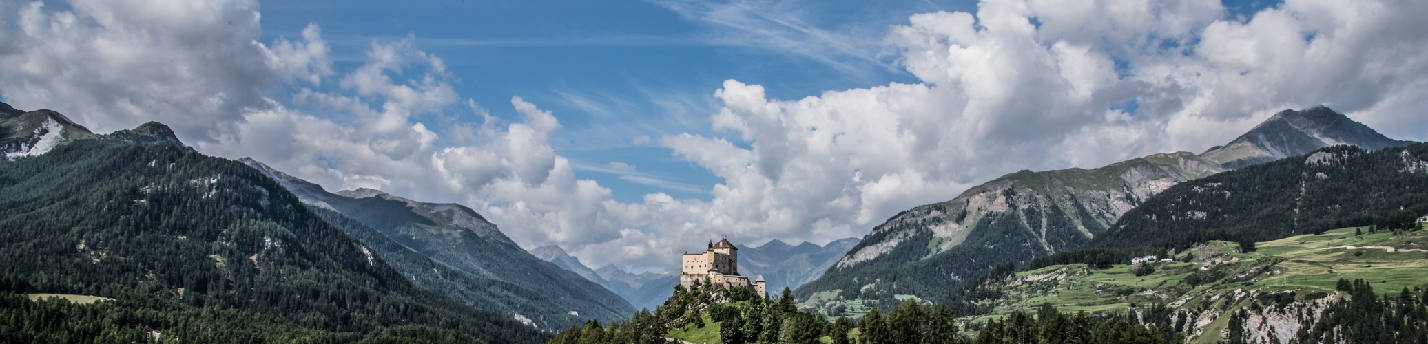 Schloss Tarasp im Unterengadin