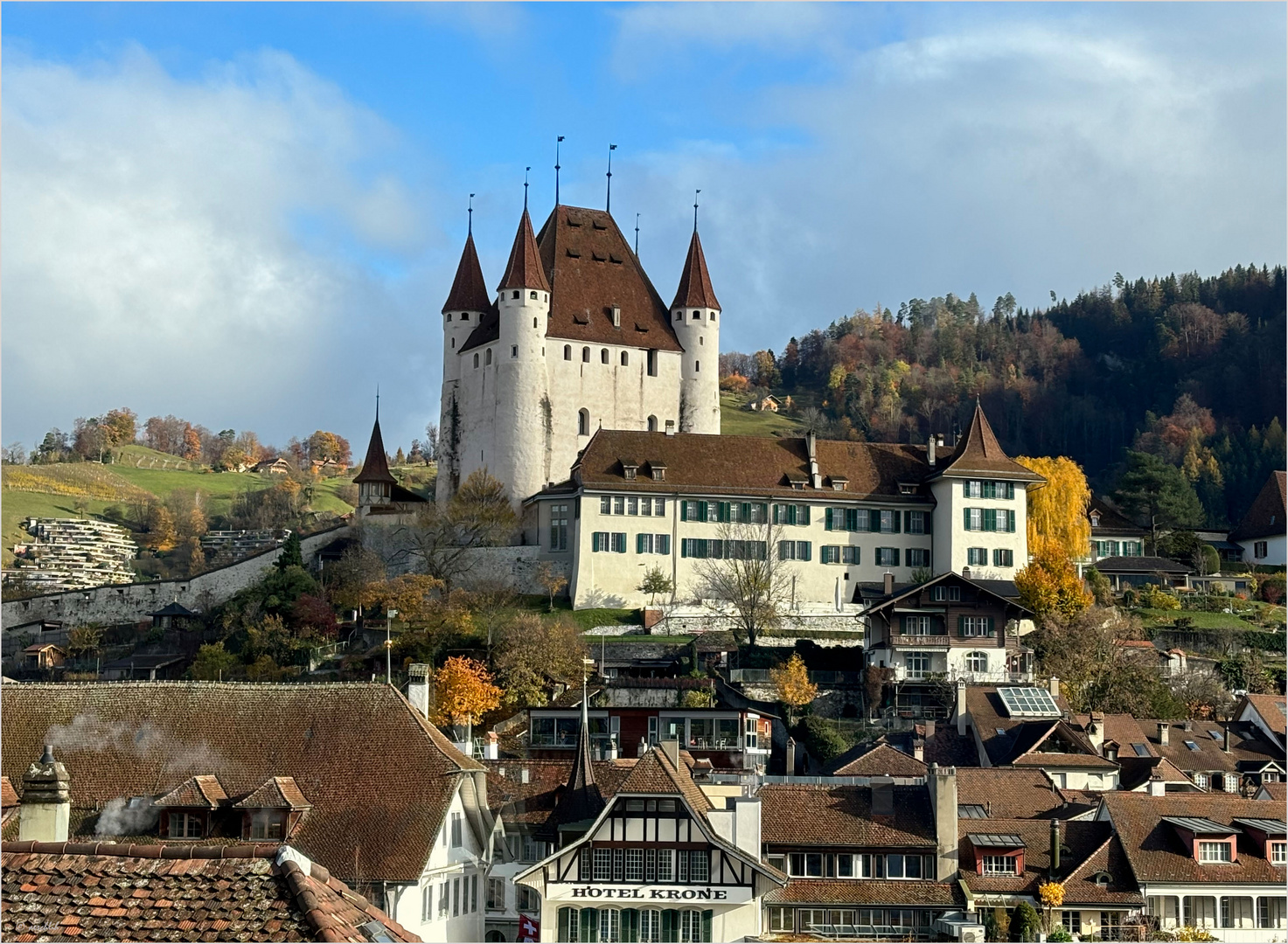 Schloss Thun Foto & Bild schloss, herbst, schweiz Bilder auf