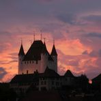 Schloss Thun im Abendrot