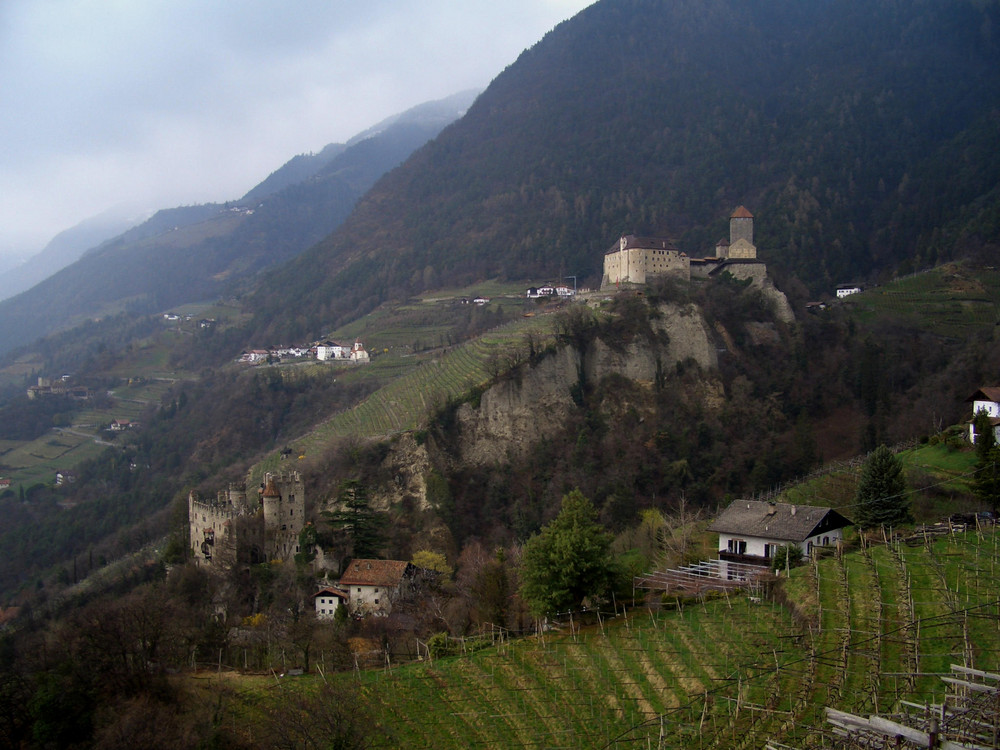 schloß tirol