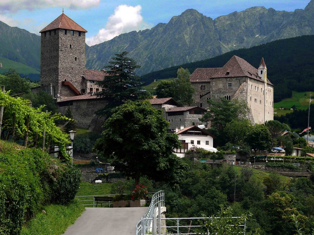 Schloß Tirol