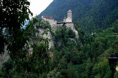 Schloss Tirol, Blick vom „Sandgrubenhof“