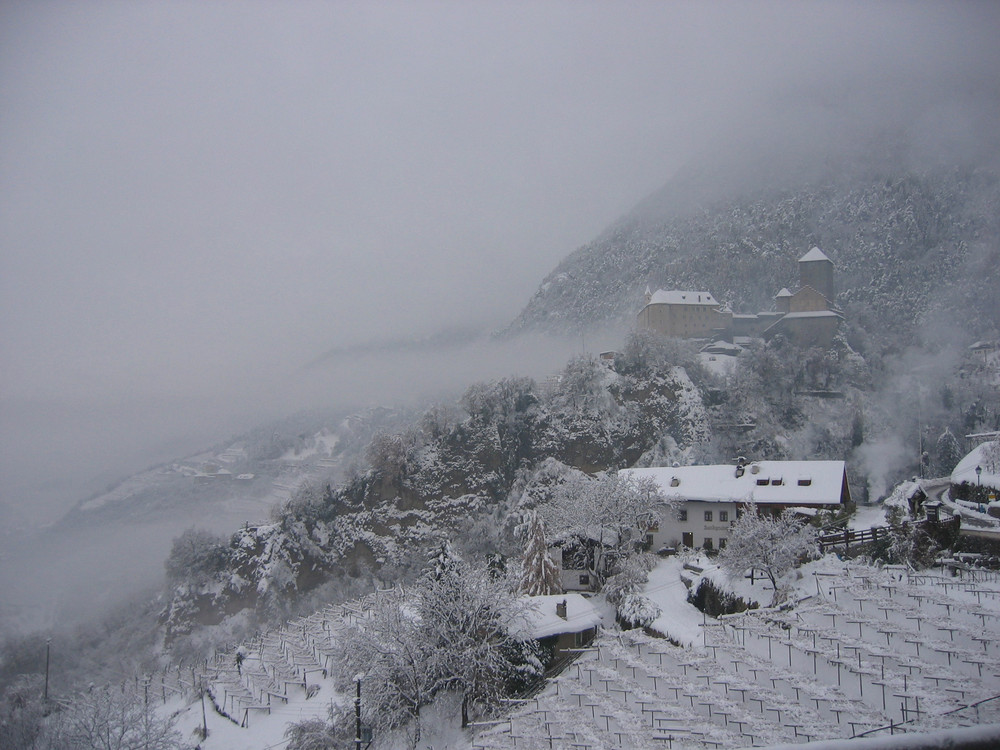 Schloss Tirol im Winter