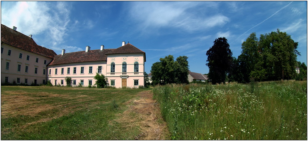 ... Schloss Trautmannsdorf ...