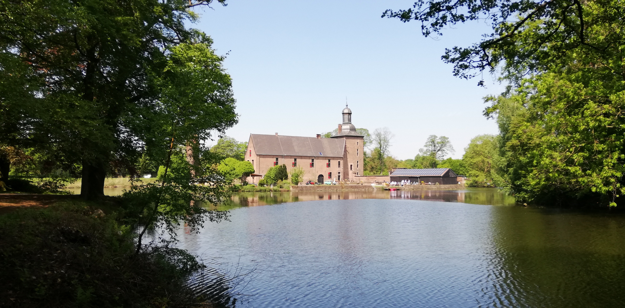 Schloss Tüschenbroich mit Motte