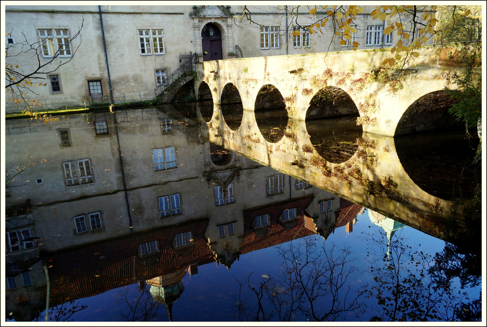 Schloss ULENBURG  mit Brücke und Wassergraben