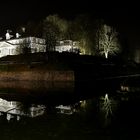 Schloss und Festung bei Nacht