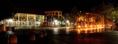 Schloss- und Marktplatz, Stadthalle Nacht