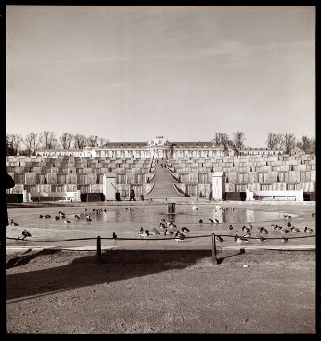 Schloss und Park Sanssouci - Große Fontäne mit Weinbergterassen