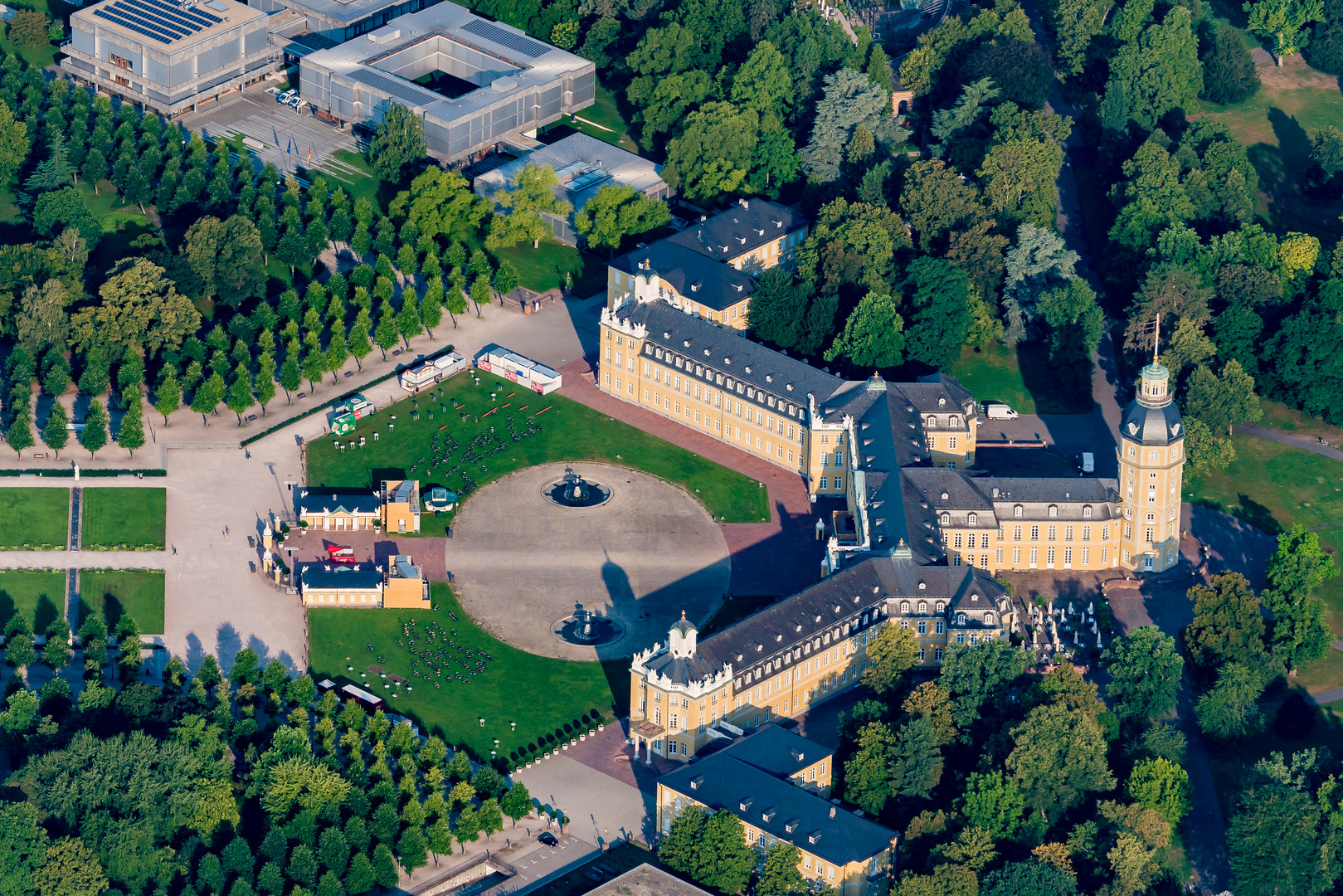 Schloss und Schlosspark Karlsruhe