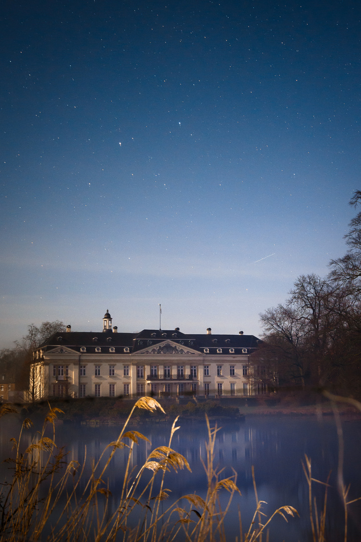 Schloss Varlar bei Nacht