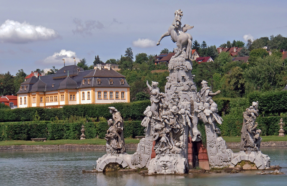 Schloß Veitshöchheim mit Rokokogarten