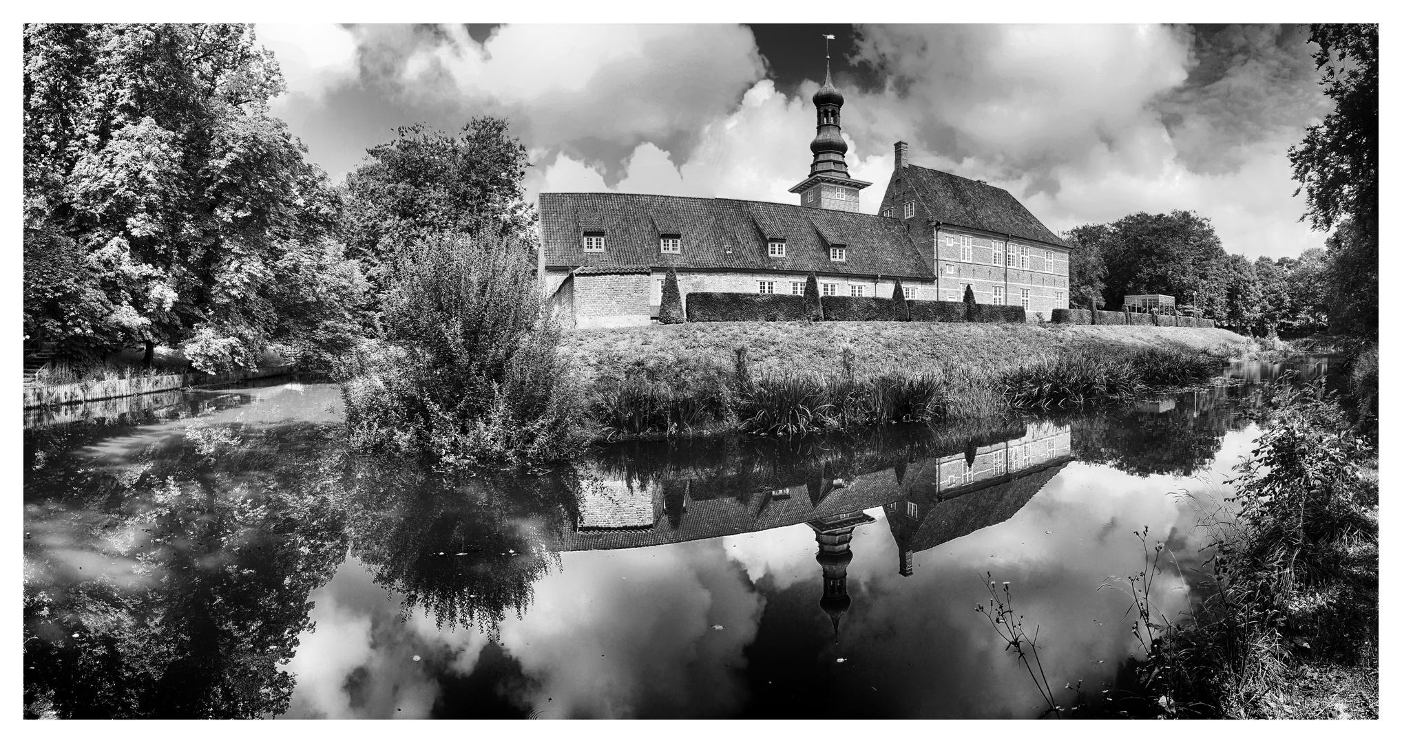 Schloss vor Husum - Panorama – in der Hafenstadt Husum im Bundesland Schleswig-Holstein II