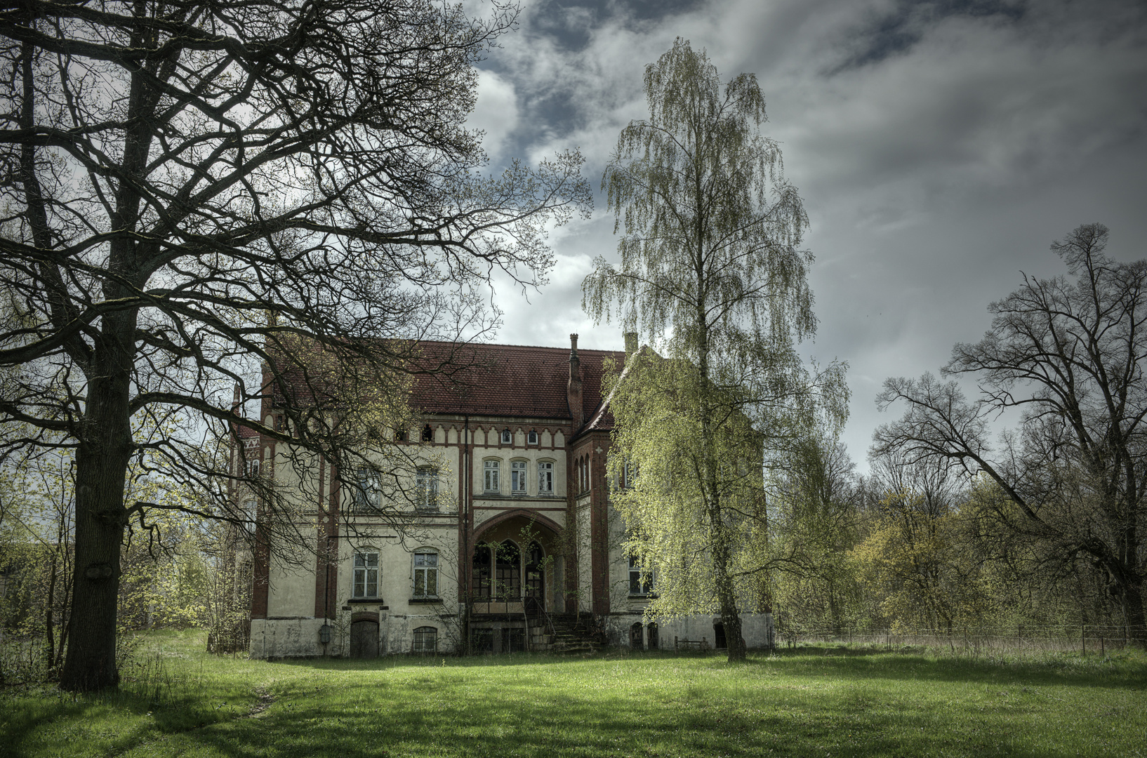 Schloss W. im Frühling