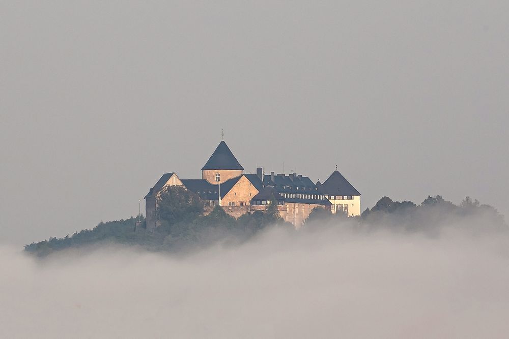 Schloss Waldeck über den Wolken