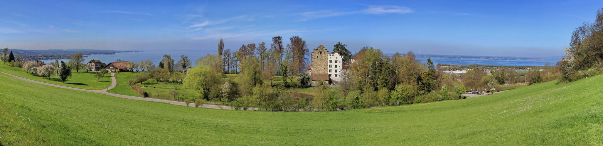 Schloss Wartensee im Frühling