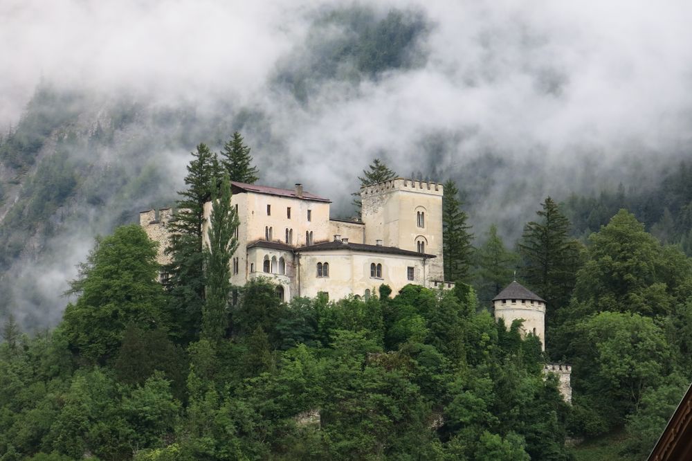 Schloss Weißenstein bei Matrei