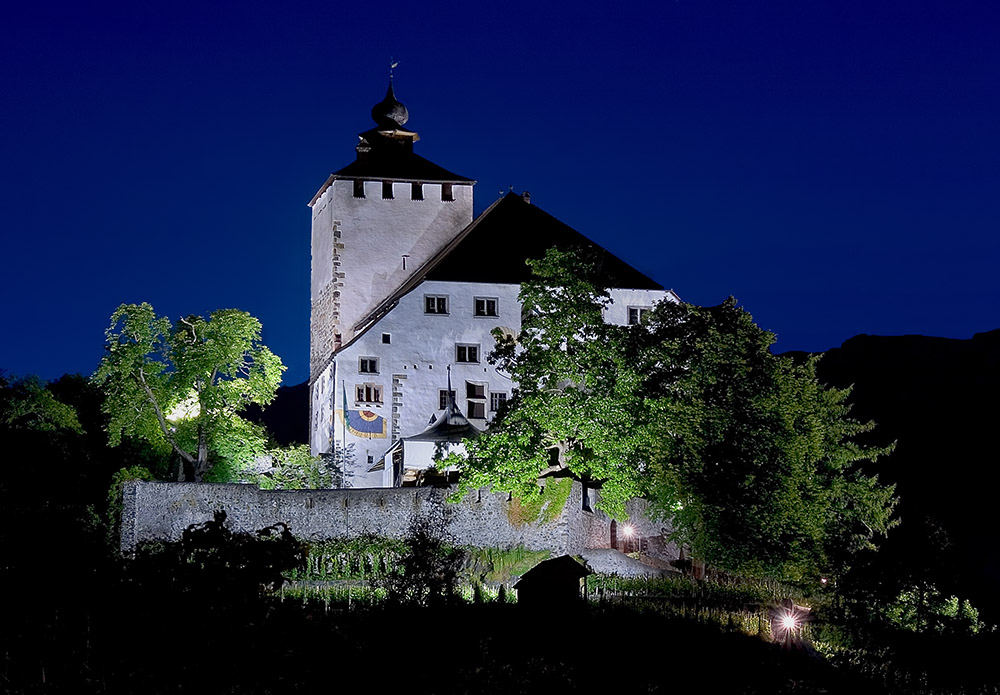 Schloss Werdenberg bei Buchs im Kanton St. Gallen Reload..