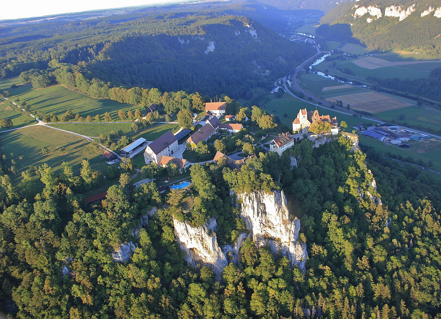 Schloß Werenwag hoch überm Donautal Foto & Bild deutschland, europe