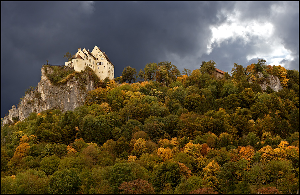 Schloss Werenwag im Herbst