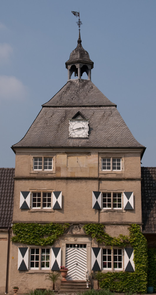 Schloss Westerwinkel Uhrenturm-1