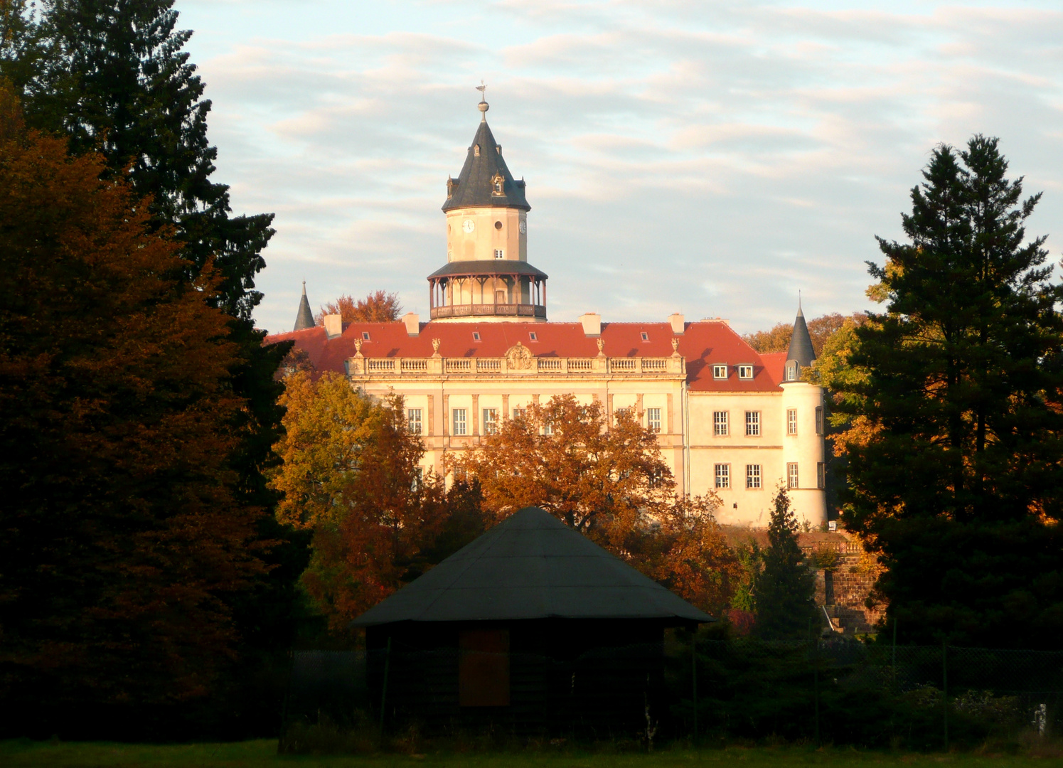 Schloss Wiesenburg am späten Nachmittag