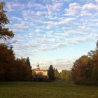 Schloss Wiesenburg - von den Wiesen aus gesehen ...