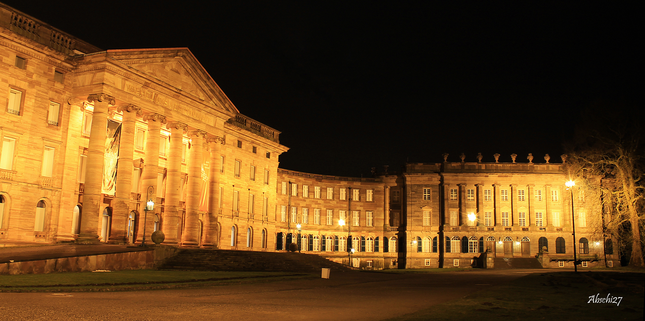 Schloss Wilhelmshöhe bei Nacht