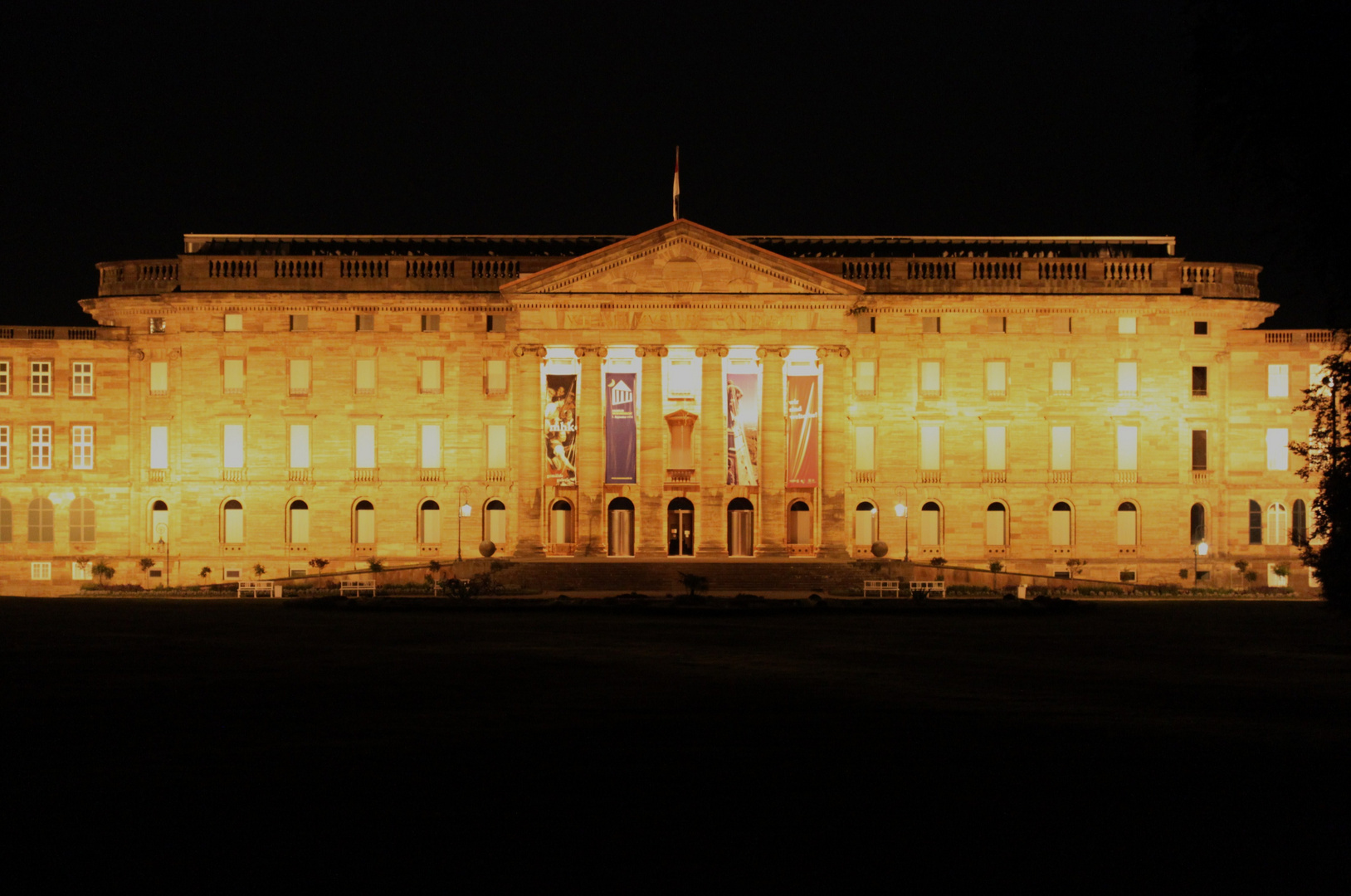 Schloß Wilhelmshöhe bei Nacht