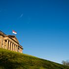 Schloss Wilhelmshöhe vor Blauem Himmel