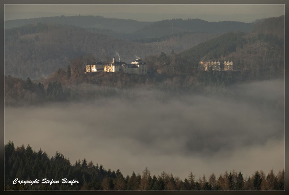 Schloß Wittgenstein über den Wolken