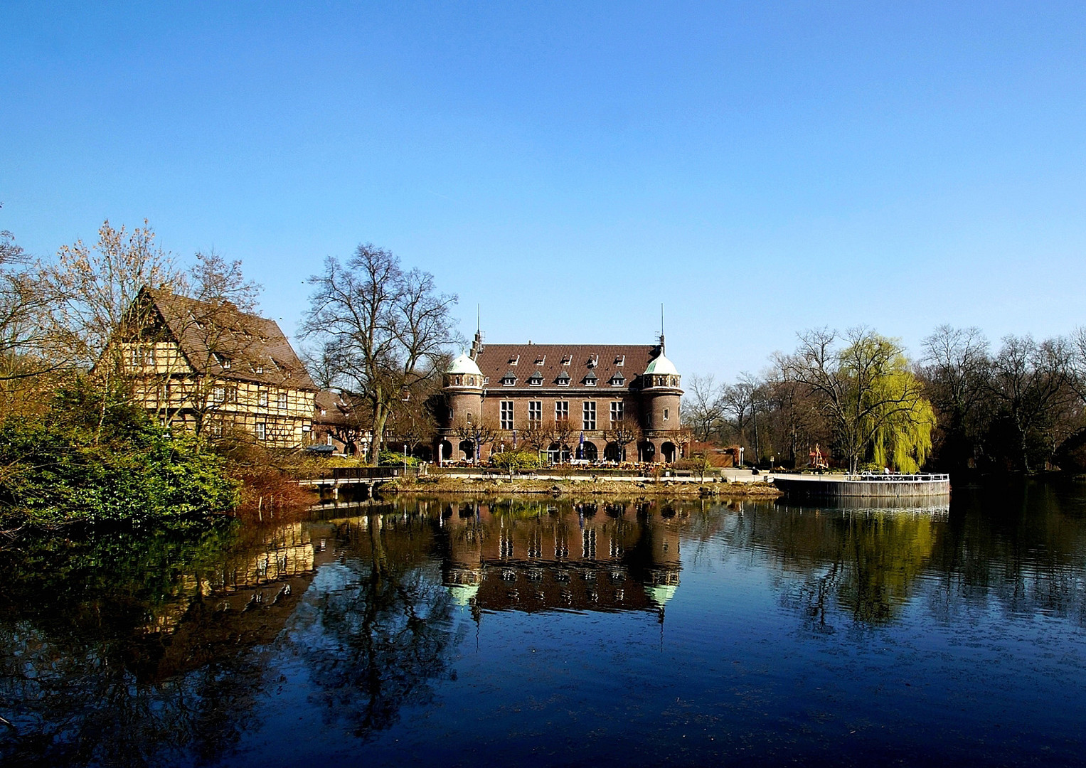 Schloss Wittringen von Westen.