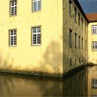 Schloss Wocklum im warmen Abendlicht