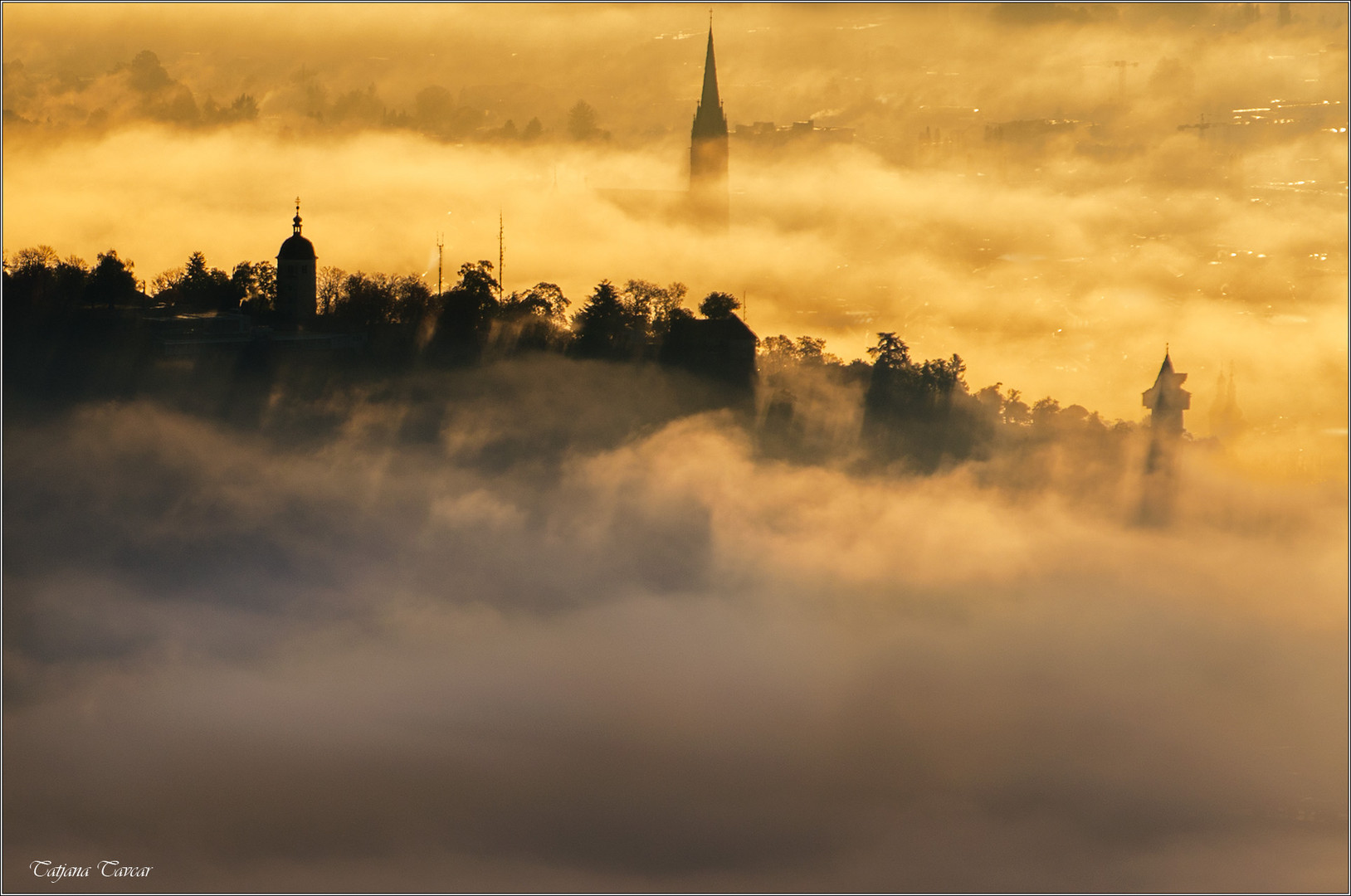 Schlossberg Graz im Nebel