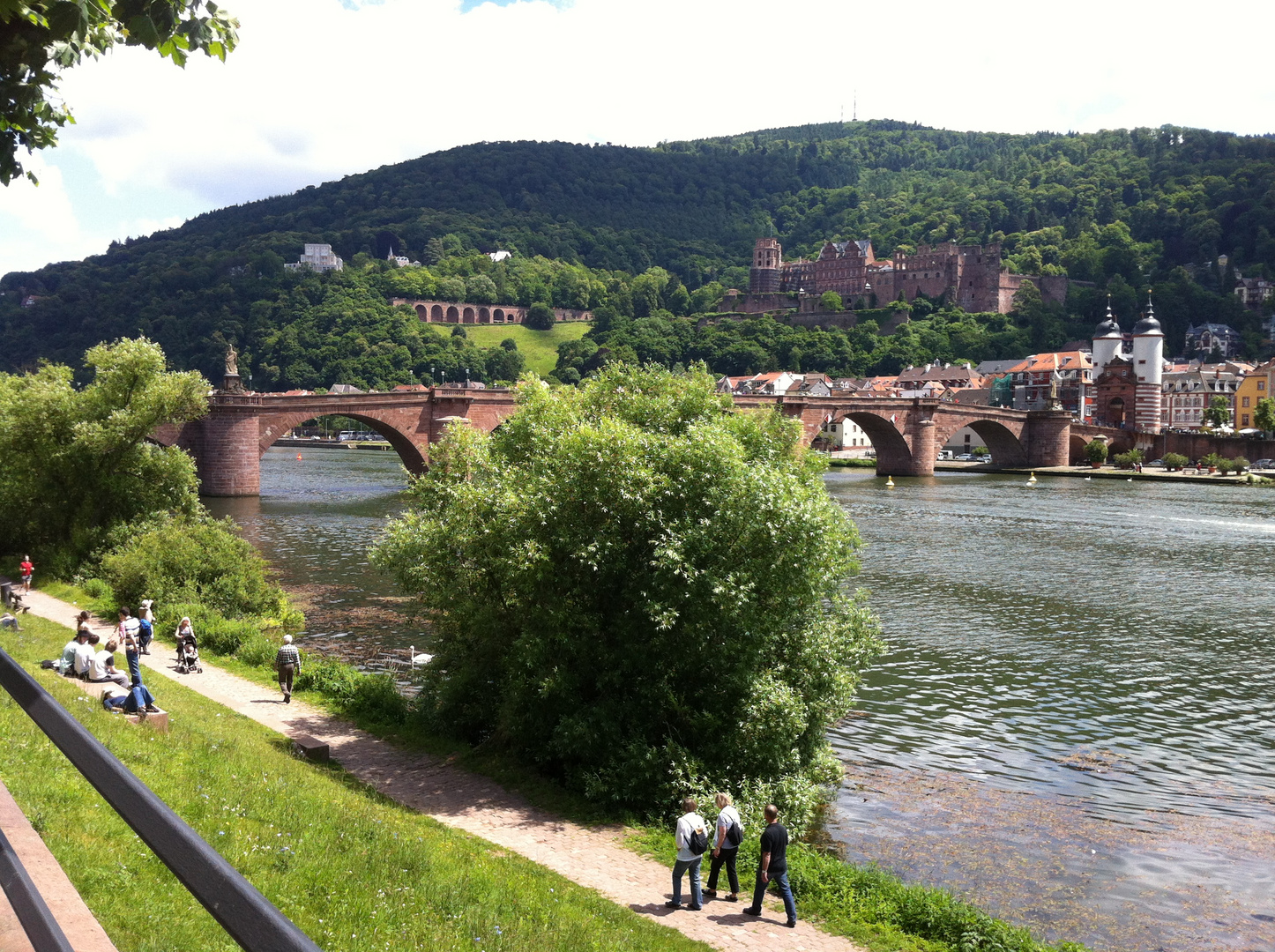 Schlossblick und alte Brücke