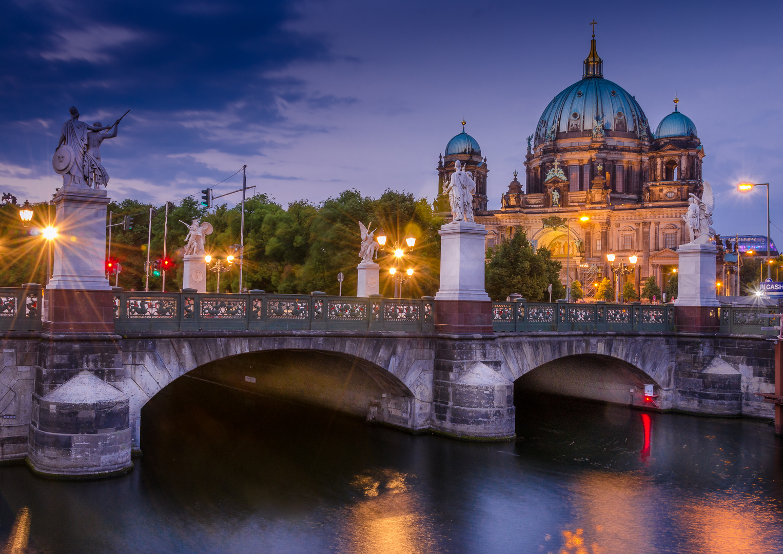 Schloßbrücke by Night