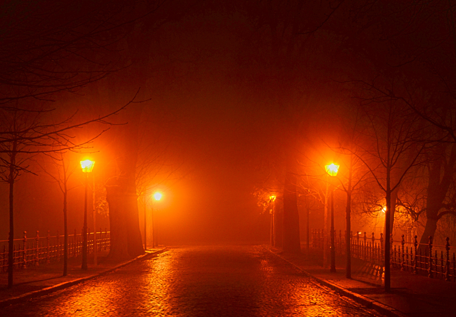 Schloßbrücke im Nebel