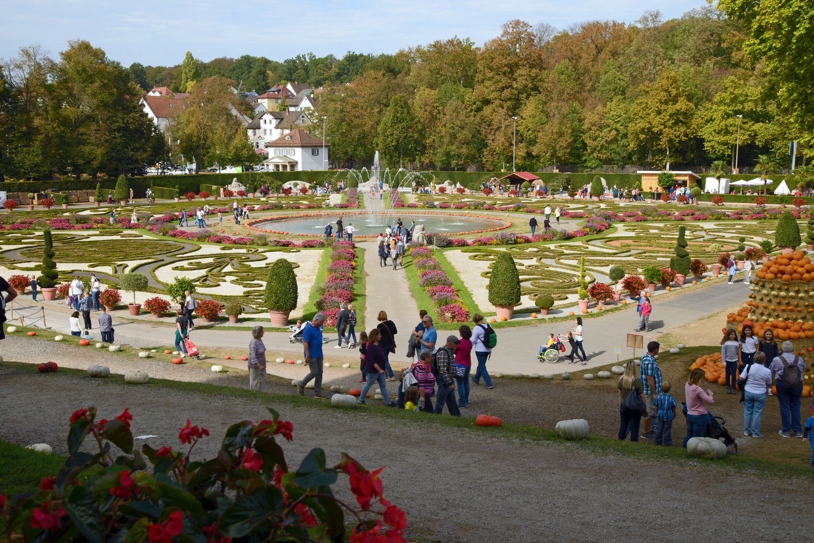 Schlossgarten im Herbst.