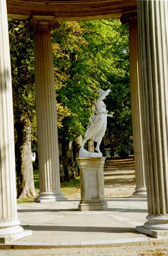 Schloßgarten Neustrelitz- Hebetempel