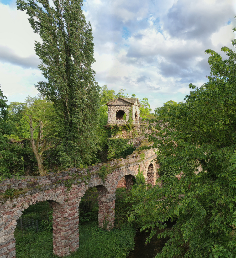 Schlossgarten Schwetzingen - Römische Wasserleitung