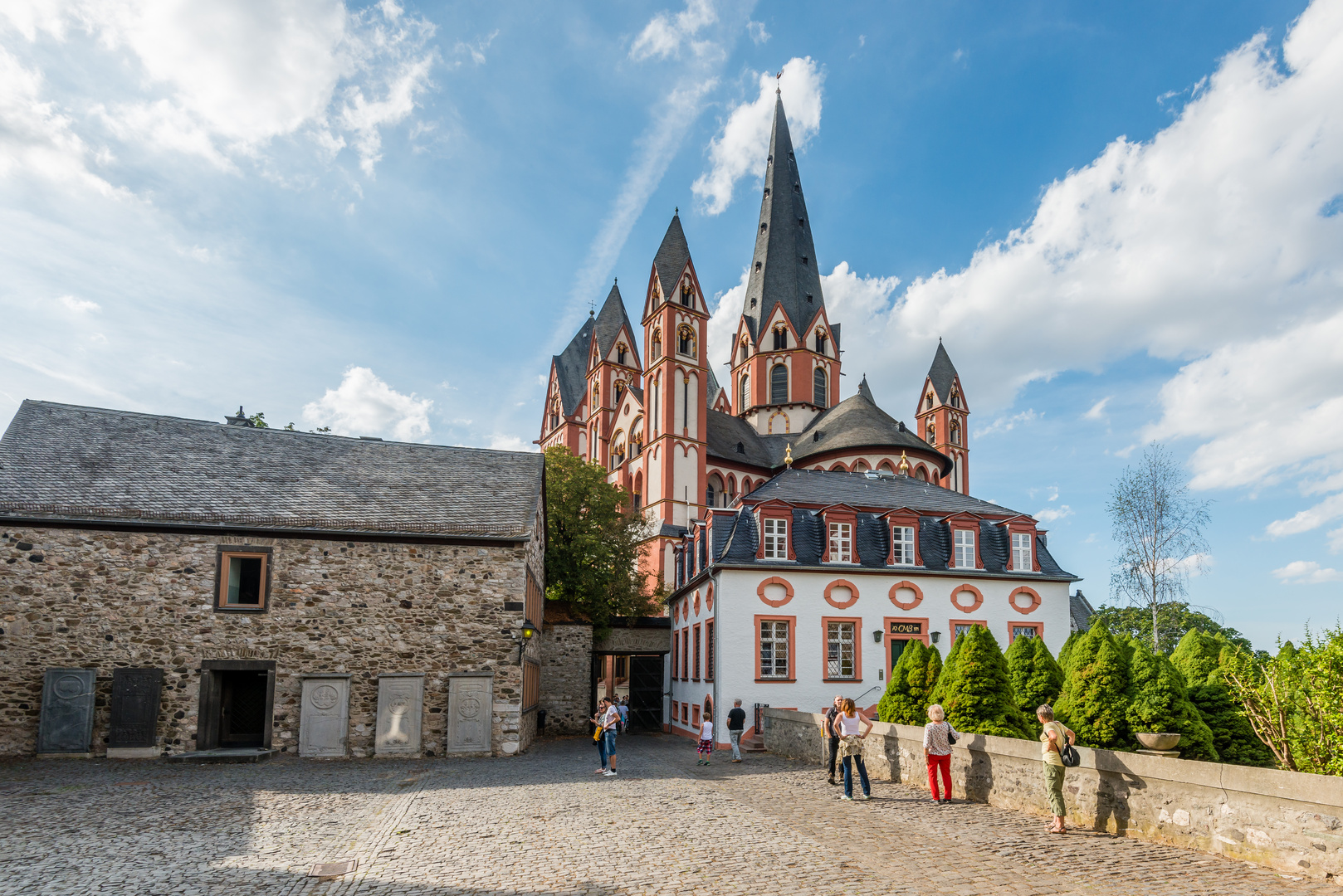 Schlosshof mit Dom in Limburg 63