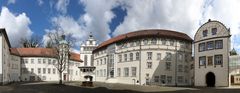 Schlosshof Pano  - Sonne -