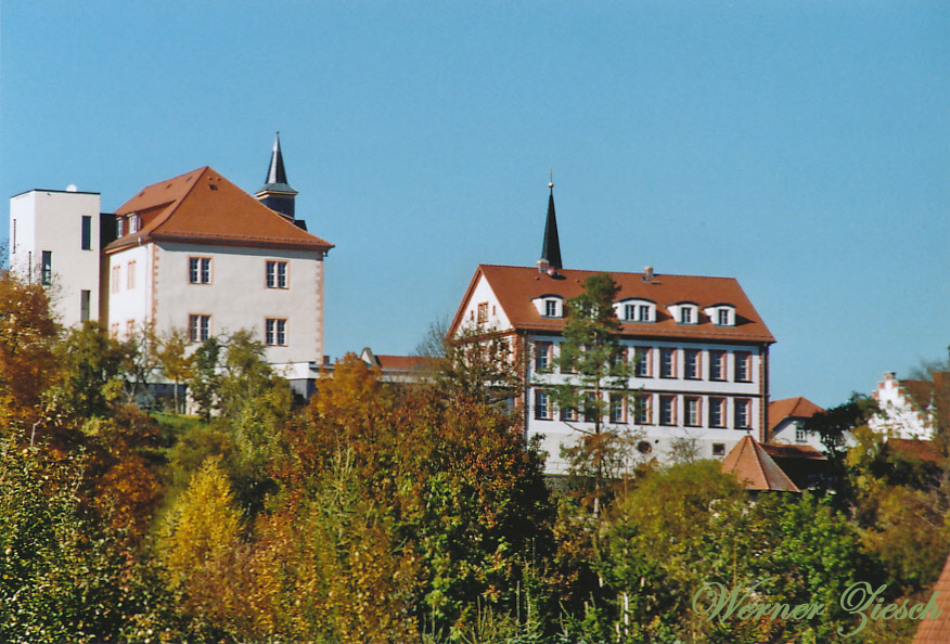 Schlosshotel im Herbst