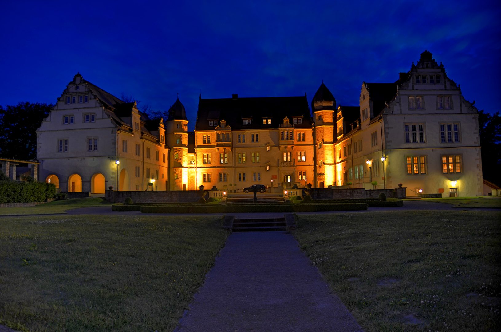 Schlosshotel Münchhausen bei Nacht