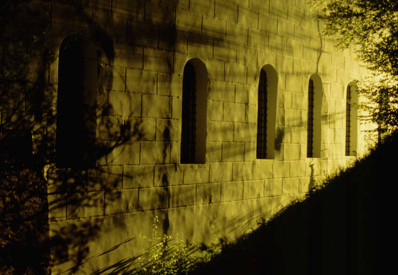 Schlossmauer um 1 Uhr Nachts