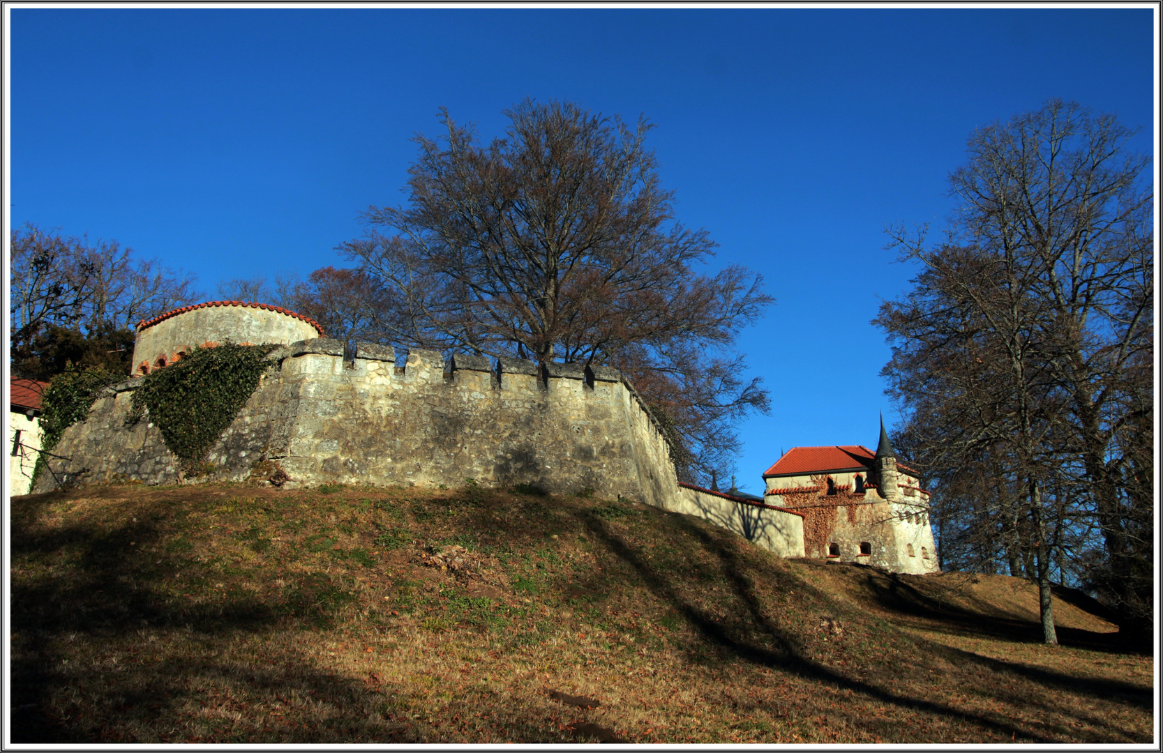 Schlossmauern