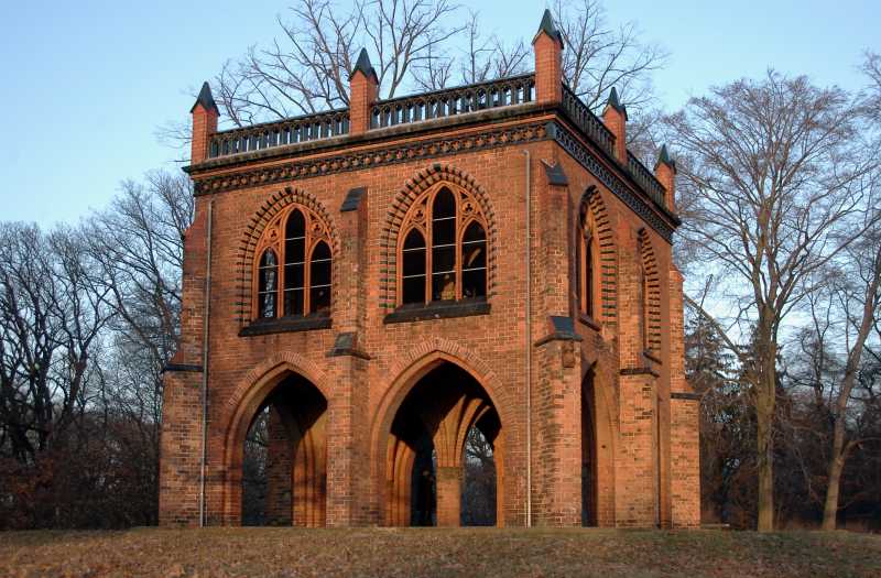 Schlosspark Babelsberg, Gerichtslaube