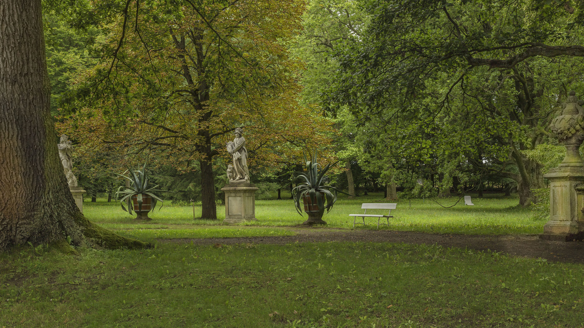 SCHLOSSPARK BRANITZ