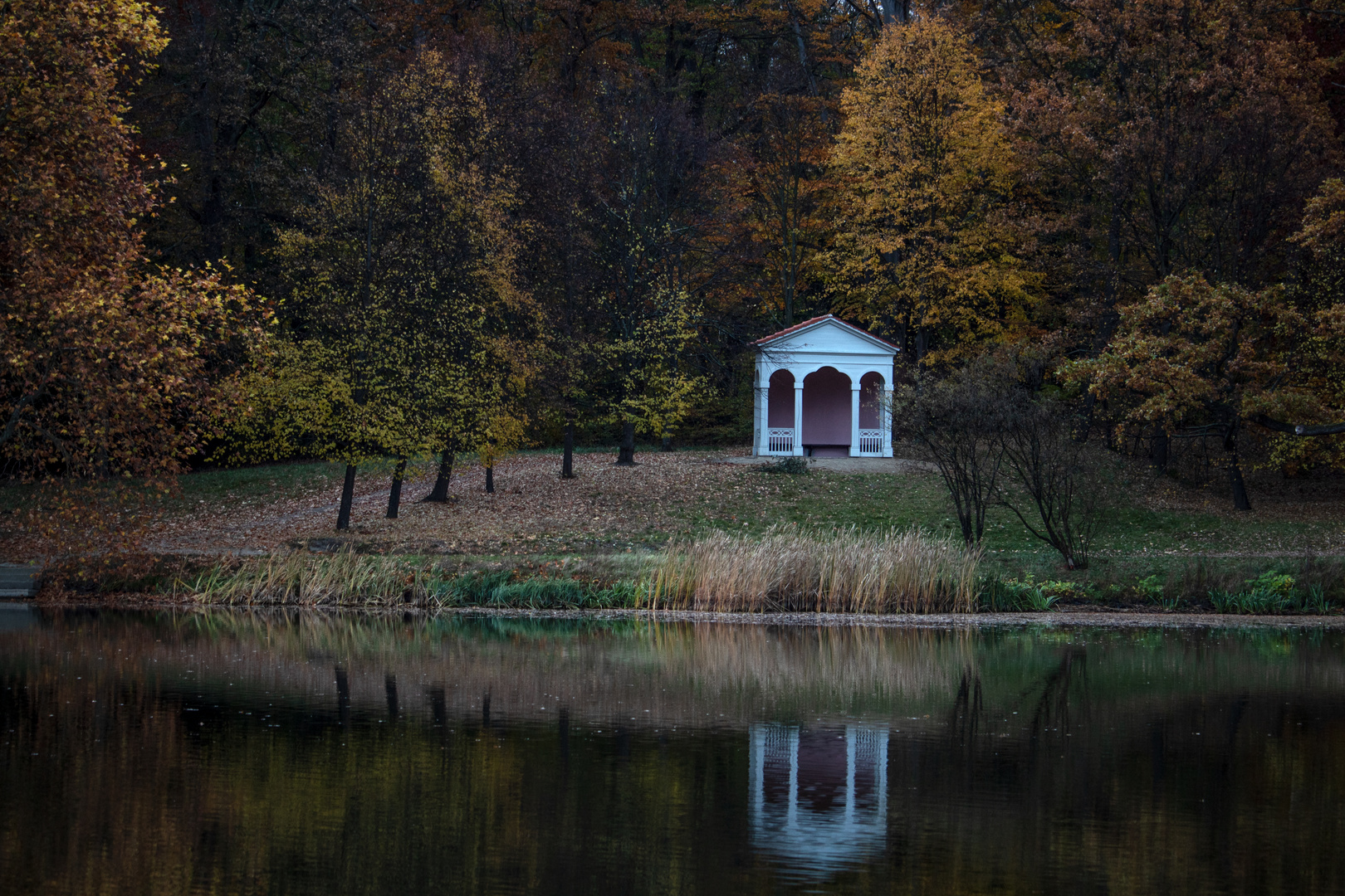 Schlosspark Machern ...